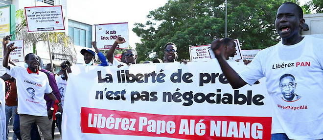 Sénégal : forte pression pour la libération du journaliste emprisonné Pape Alé Niang