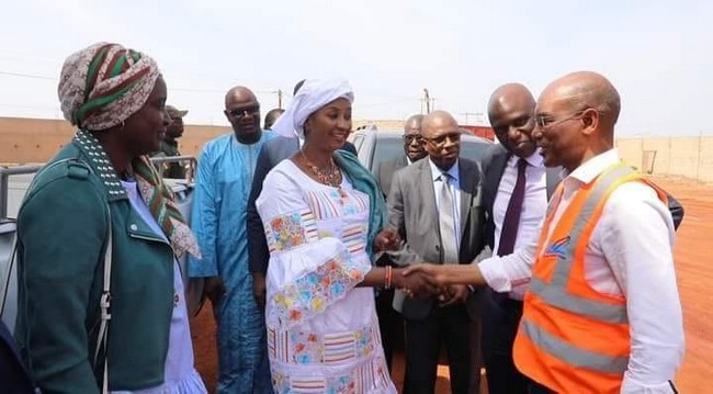 Dembélé Madina Sissoko et son homologue du Sénégal, M. Mansour Faye,