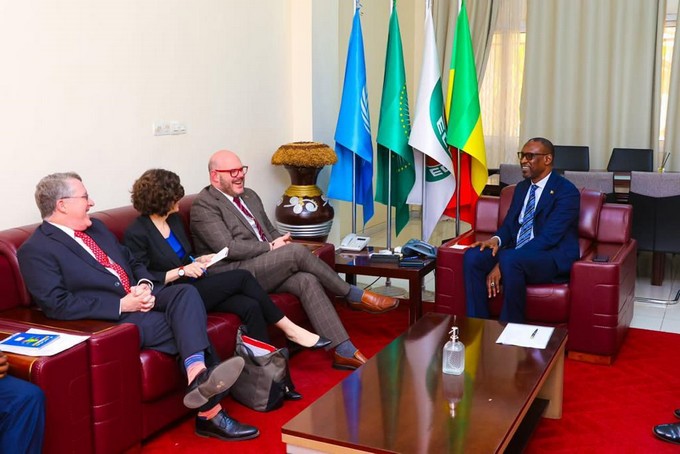 Ambassade des Etats-Unis au Mali :  Communiqué de presse : Visite d’une Délégation du Senat Américain pour Approfondir les Relations entre les Etats-Unis et le Mali