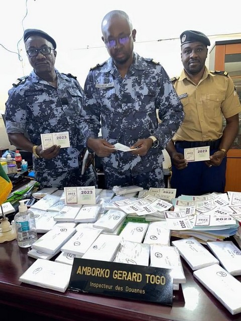 Frontière Mali-Burkina-Faso :  Le Poste de Douane de Hèrèmakono saisit des vignettes contrefaites d’automobile d’une valeur de 140,5 millions de FCFA!