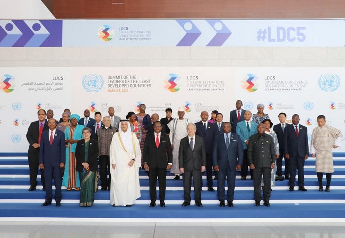 Son Altesse l'Emir du Qatar lors de la 5e conférence des  Nations unies sur les pays les moins avancés à Doha : "J'annonce une contribution financière de 60 millions de dollars…"