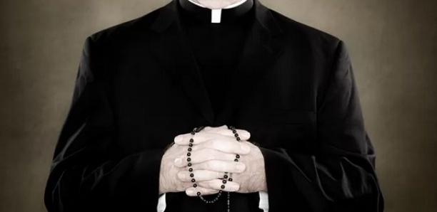 Un groupe catholique américain a dépensé des millions de dollars pour identifier et dénoncer les prêtres gays