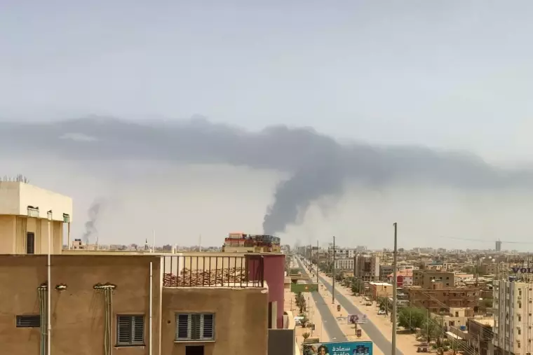 Sudan ‘collapses’, war enters third week