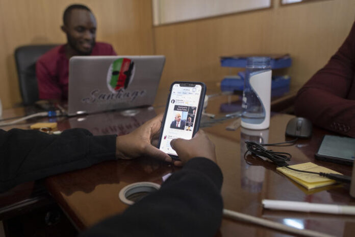 KENYA-VOTE-POLITICS-INTERNET