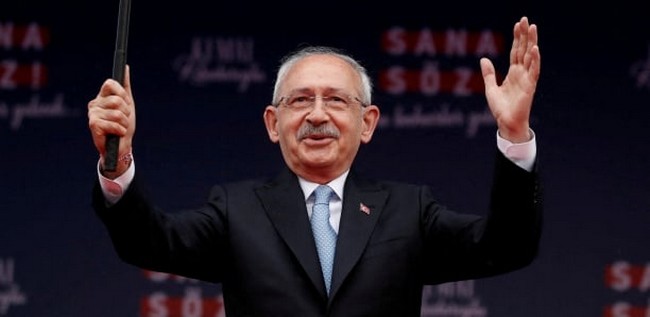 Turquie: le rival d'Erdogan accuse le pouvoir de bloquer ses sms