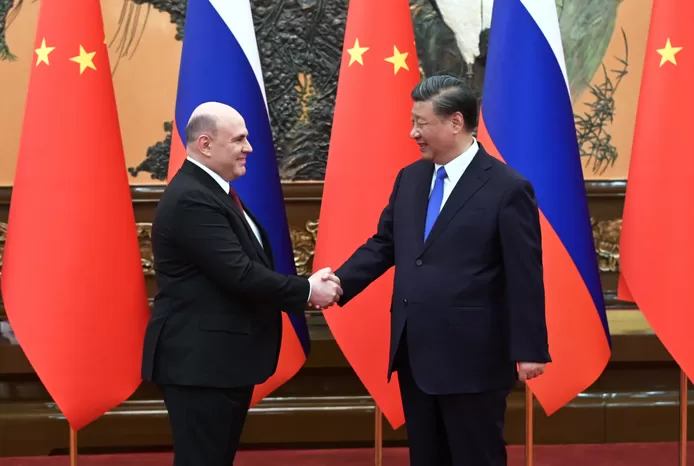 Des liens entre Moscou et Pékin à “un niveau sans précédent” face à la “pression” occidentale