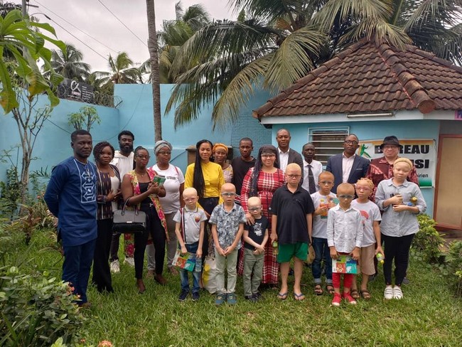 Albinisme en Afrique. La Fondation Pierre Fabre et Bayard Afrique sensibilisent sur la maladie