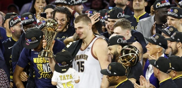 Basket: Denver au sommet de la NBA, Jokic au firmament du jeu