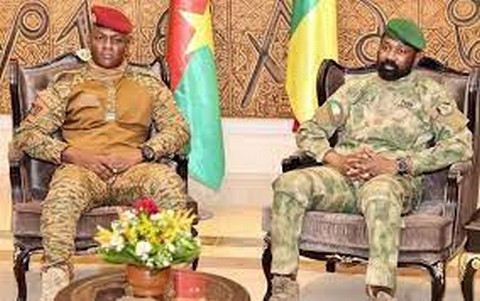 Le Burkina Faso et le Mali appellent l'UA et l'ONU à empêcher une intervention militaire contre le Niger