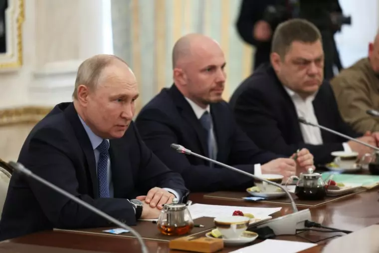 Moscou affirme infliger des pertes "catastrophiques" à l'Ukraine, Kiev assure "avancer