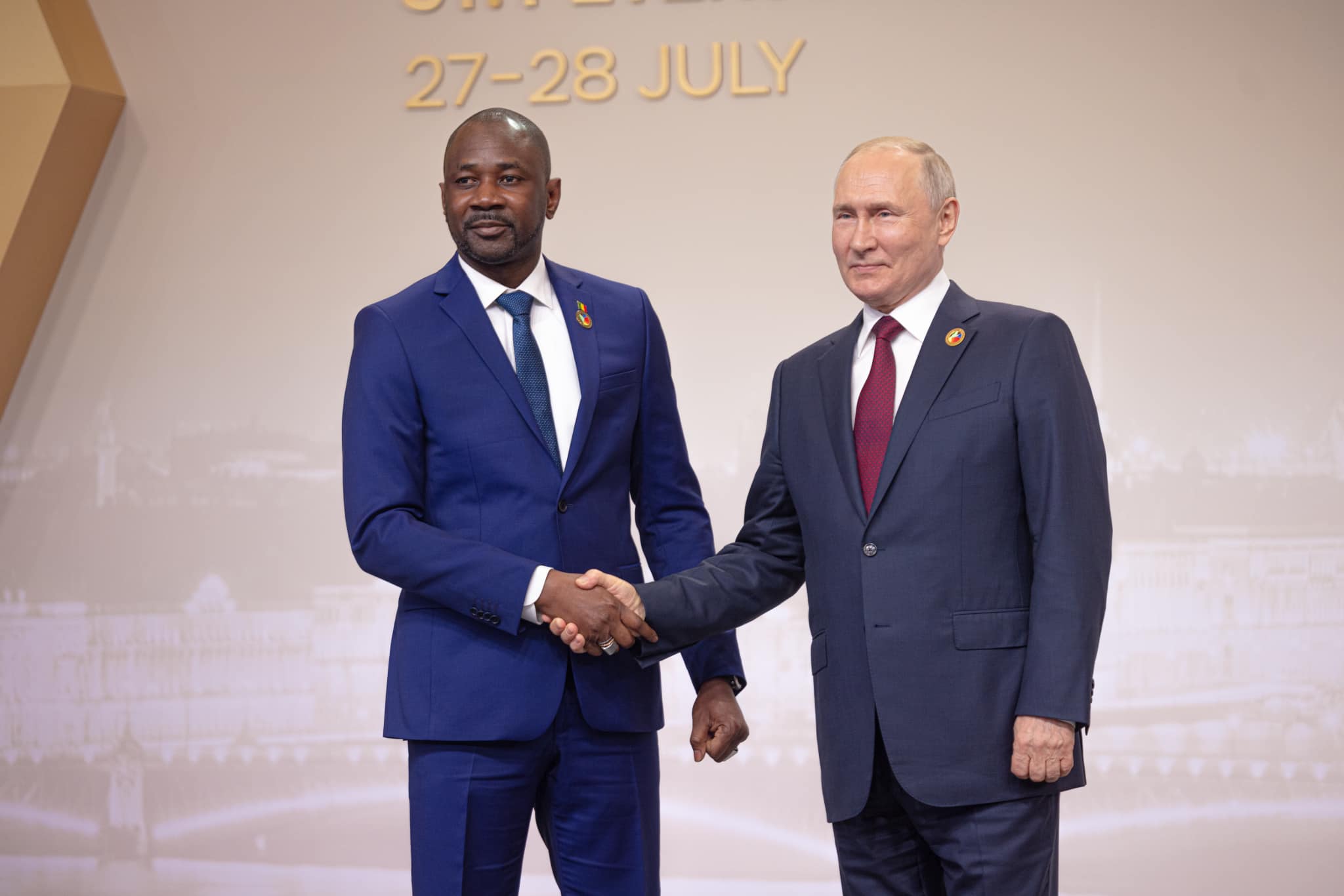 Colonel Assimi Goïta  au 2e sommet Russie Afrique   à Saint Petersbourg "Grâce à son partenariat militaire avec la Russie, le Mali recouvre progressivement sa pleine souveraineté "