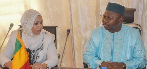 Dr. Lalla Mint Mohamed, directrice par intérim   du centre de médecine du sport : "L'objectif est clair : assurer un meilleur suivi et une prise en charge médicale optimale pour nos sportifs".  "Nous remercions profondément le président du Cnosm pour le soutien indéfectible à cette cause commune"