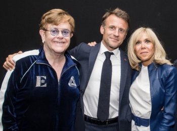 Entre un concert d’Elton John et une petite visite aux coureurs du Tour de France, Macron s’offre quelques jours d’émeutes