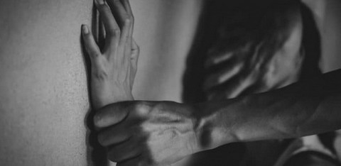 Mbour : le maçon s’invite dans le lit d’un couple, caresse la femme et demande au mari de…