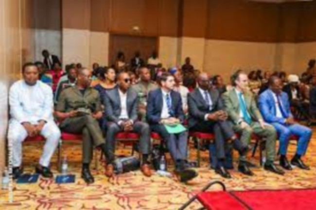 Premier Parlement francophone des jeunes d'Afrique à Cotonou : De pertinentes résolutions adoptées par les 30 délégués !