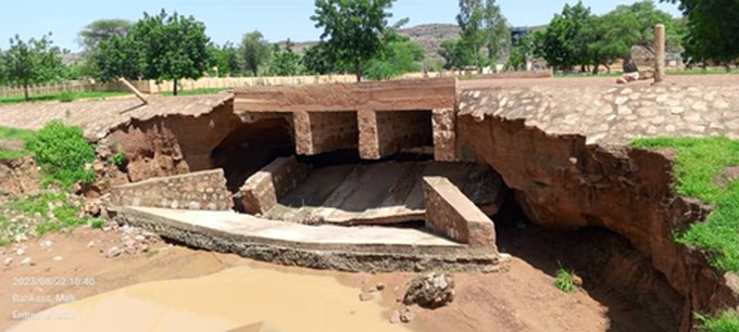 Axe Douentza -  Bandiagara :  Un pont menace de céder