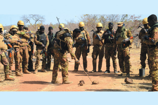 Mali : L'Armée détruit des positions terroristes dans l'ancien camp de la Minusma à Kidal