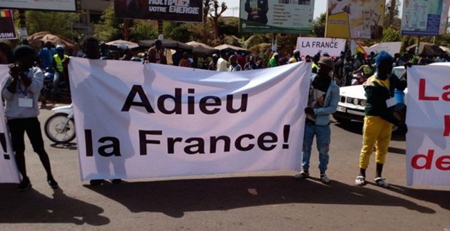 La France-néocoloniale défie les autorités du Niger !