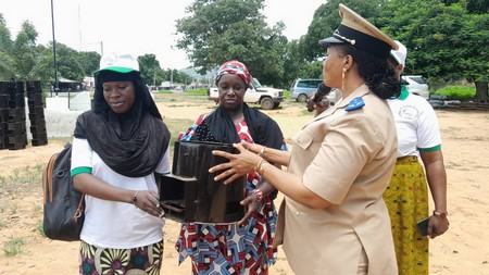 ONG projet solidaire Mali :  Remise de 500 foyers Améliorés à 250 ménages de Siby