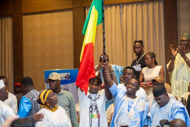 Sidiki Diabaté, virtuose de la Kora : Un concert plein direct de 2 h à Bercy  le 17 novembre prochain