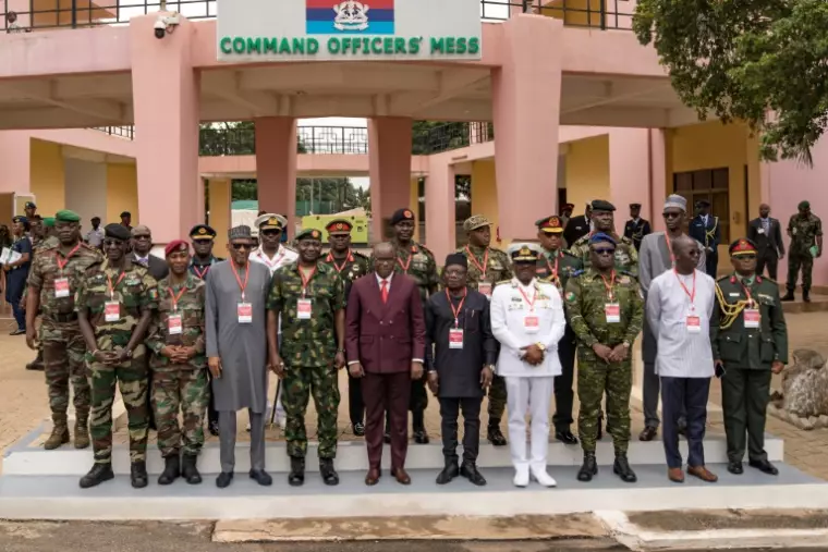 Niger: "possible" mission diplomatique samedi, la force de la Cedeao "prête à intervenir"
