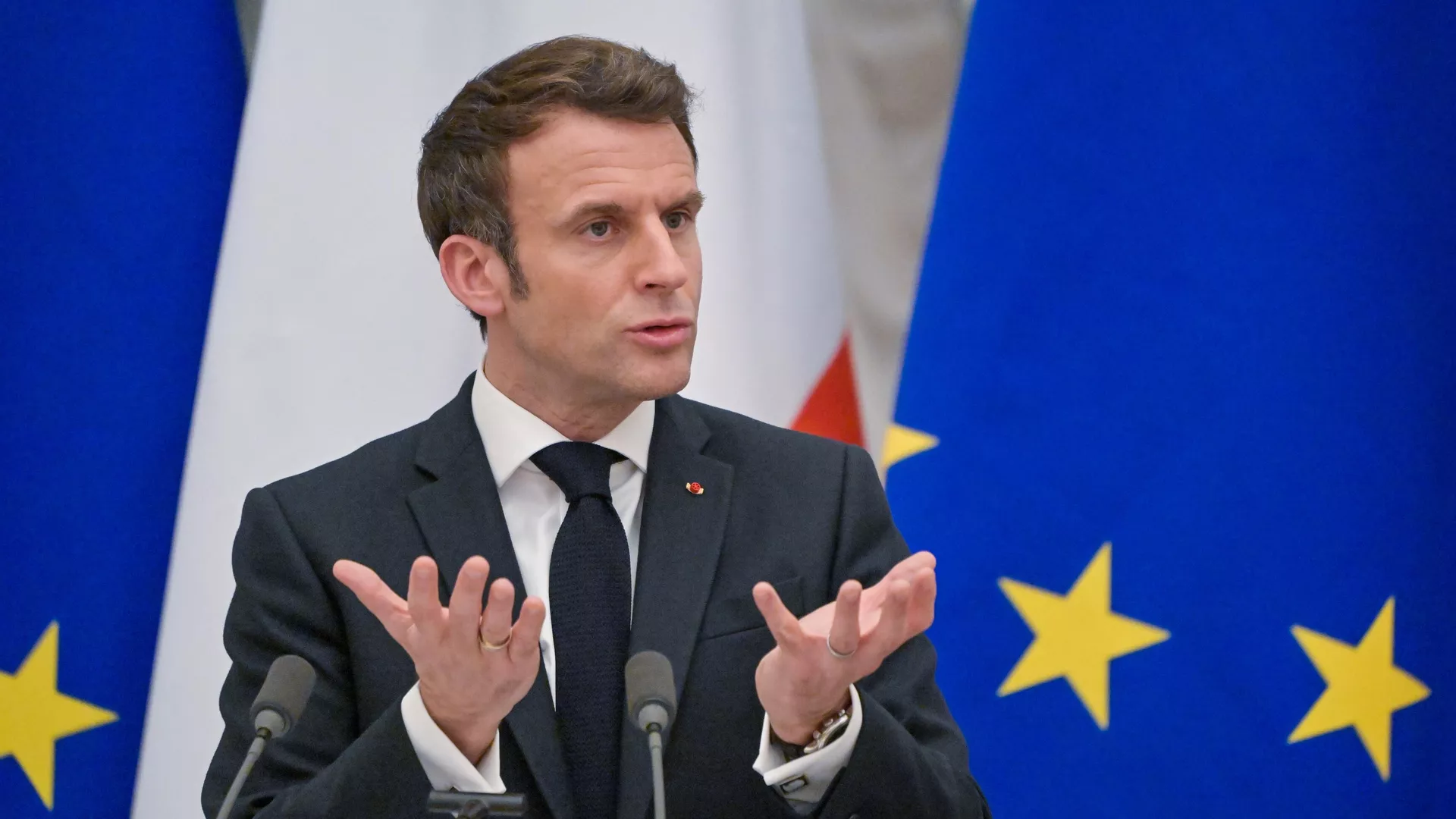 Législatives 2024 : sous pression pour annuler son déplacement, Macron tient à sa venue au sommet de l'Otan