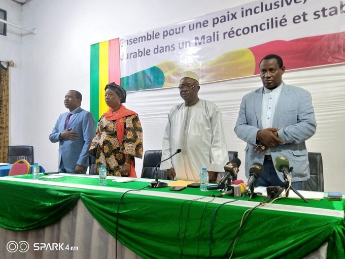 Mali : Plusieurs partis politiques signent un document appelant à “l’unité » et à la ‘’stabilité’’