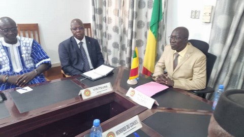 L’exploitation minière artisanale : Une mission Burkinabè de haut niveau reçue par le Président du CESEC