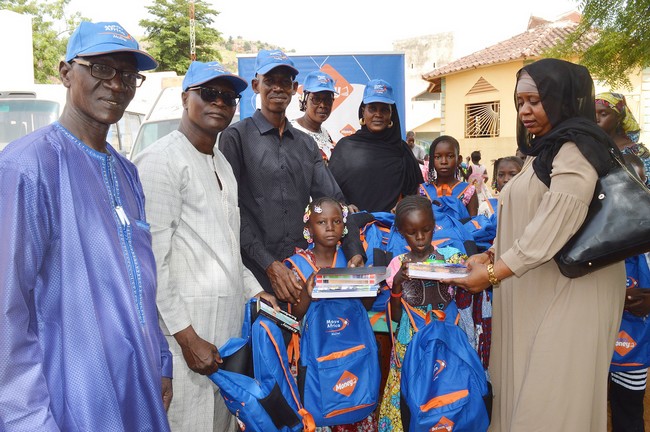 Moov Africa Malitel :  Des kits scolaires offerts à certaines structures défavorisées
