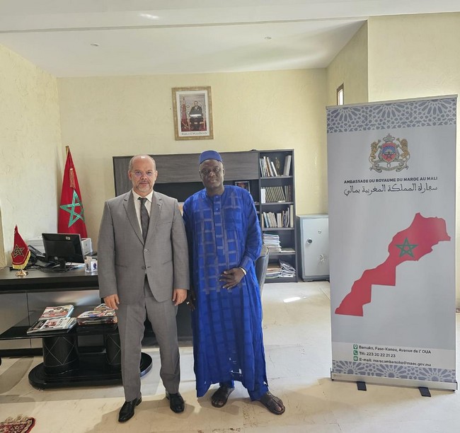 De retour de soins au Maroc : Sékou Tamboura reçu par l'ambassadeur Driss Isbayene