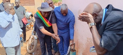 Groupes scolaires de Quartier-Mali et de Badalabougou :  Deux forages et châteaux d’eau sont  offerts par  l'ONG EMPOWER !