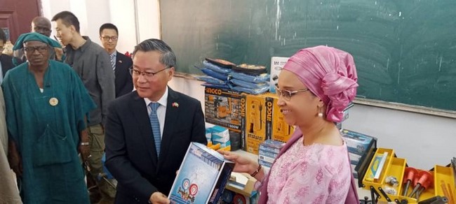 Centre de Formation Professionnelle de Sénou :  L’Ambassade de chine au Mali offre des équipements pédagogiques