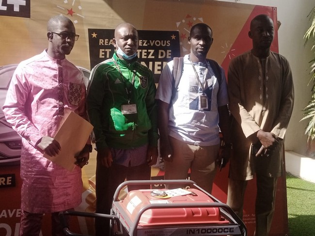 Mali : le groupe Canal + remet les cadeaux aux   gagnants du 2e tirage au sort de sa tombola de fin d’année
