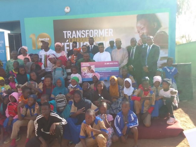Edition 2023 de la Journée Ecobank : La banque fait  un don d’une valeur de 24 859 800 FCFA  à l’école des déficients auditifs «  Jigiya Kalanso