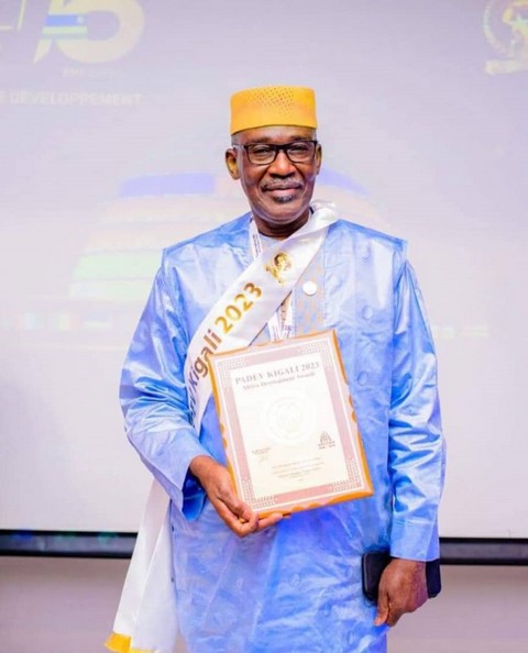 18ème édition du PADEV 2023 :   Mamadou Naman KEÏTA,  lauréat du   ‘’Prix africain du Mérite et de l’Excellence’’ !
