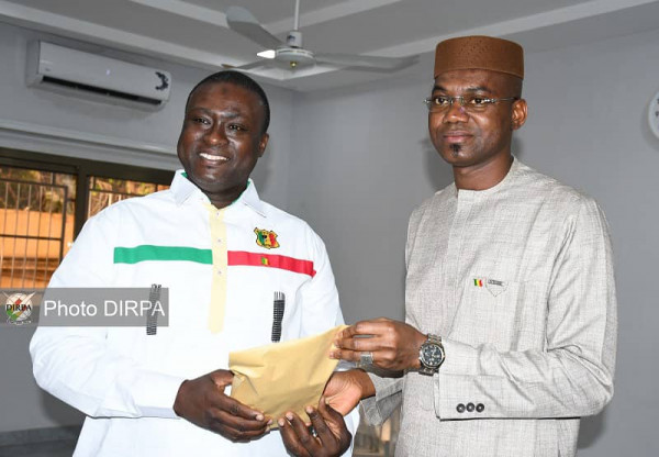 Mali : Le ministre Sadio Camara offre cinq millions de Fcfa aux Aigles