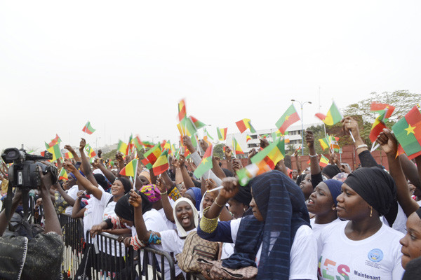 #Mali : Retrait de l'AES de la Cedeao : Grande mobilisation de soutien de la jeunesse