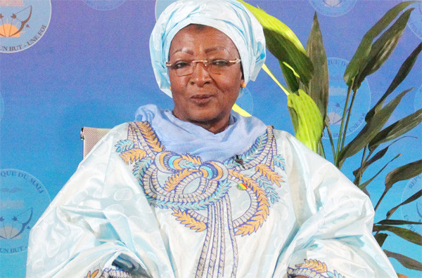 Décorations de la nation : Le cas Bintou CAMARA fait polémique