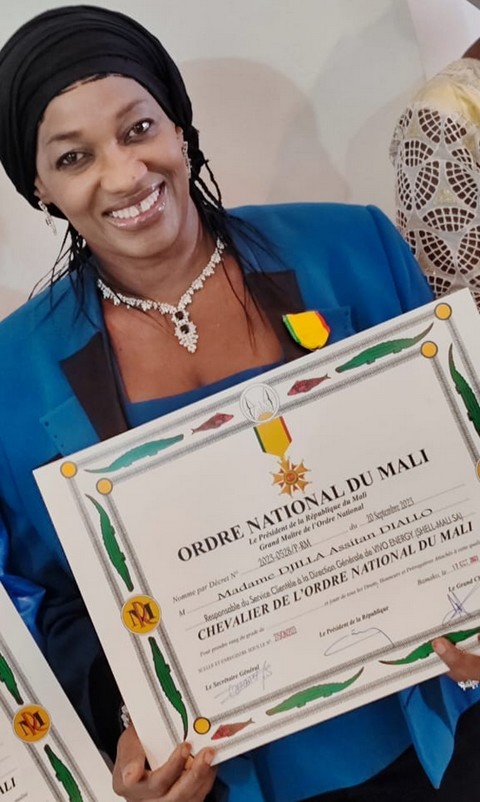 Pour services rendus à la nation : Mme Djilla Assitan Diallo faite chevalier de l'Ordre national par le colonel Assimi Goïta