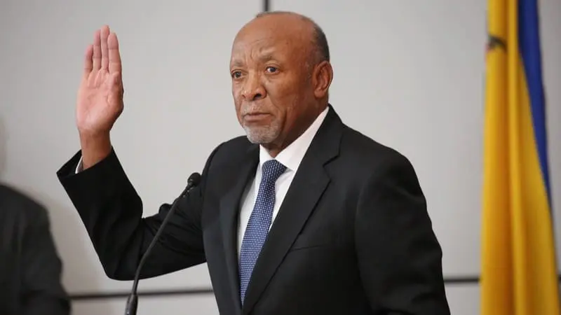 Namibie : le nouveau président Nangolo Mbumba prête serment