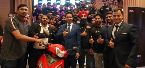 La moto TVS NEO ami 125 lancée  au mali par Tcsons Trading : 72 options révolutionnaires, une technologie avancée et sécurisée