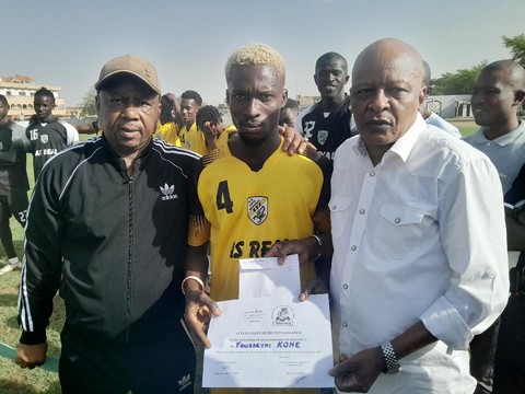 Amicale des anciens footballeurs du real de Bamako (AMAFREB) :  La motivation par la récompense à l'AS Réal
