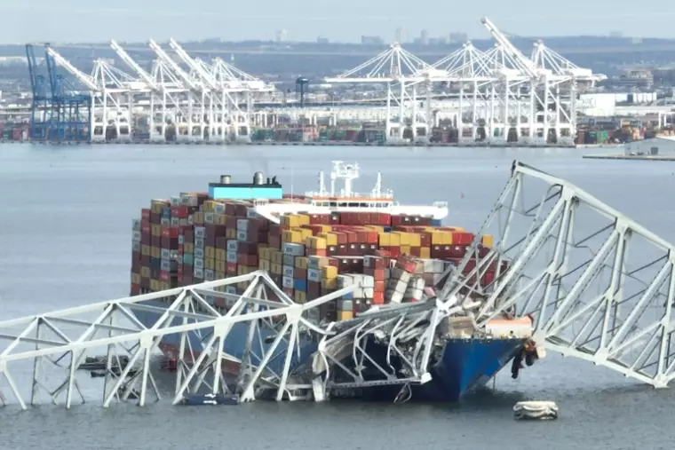 Etats-Unis: un grand pont de Baltimore s'effondre, percuté par un navire