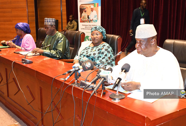#Mali :Dialogue inter-Maliens : Échanges francs avec les partis politiques et les membres du CNT