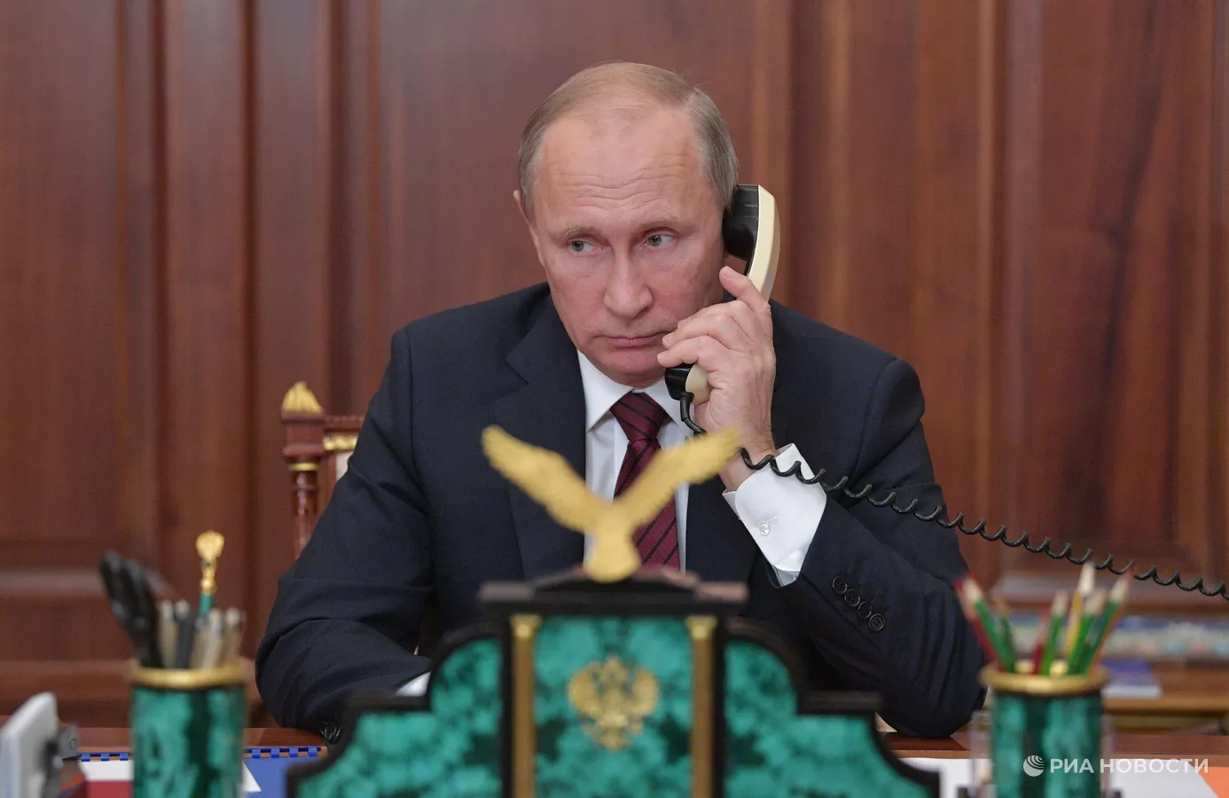 Poutine s'est rendu au téléphone avec le premier vice-président Iran Mokhberom