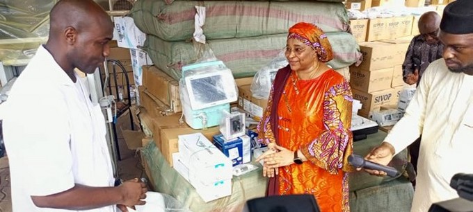 Cérémonie de remise officielle d’équipements et d’intrants aux CHU : Gabriel Touré, Point-G, Kati, Hôpital du Mali