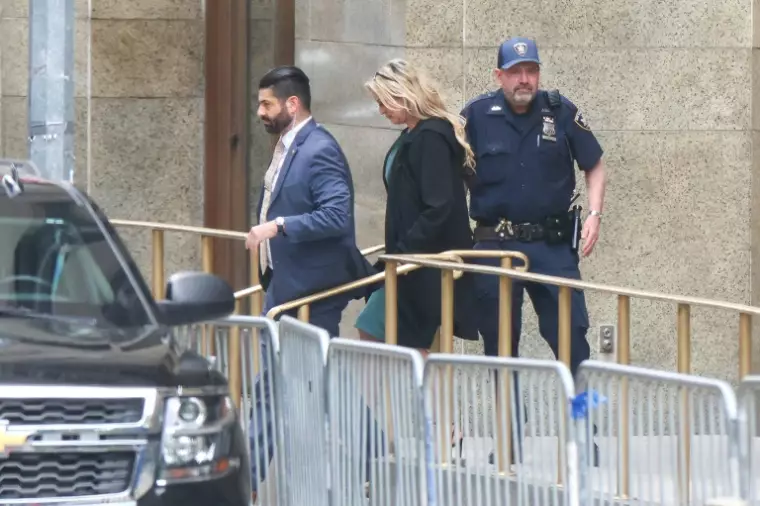 Au procès Trump, Stormy Daniels se défend d'avoir menti pour de l'argent