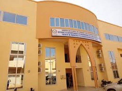 L’hôpital de dermatologie de Bamako : introduction du paiement par mobile money et carte bancaire