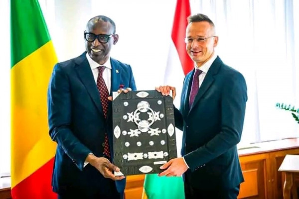 #Hongrie : Le ministre Abdoulaye Diop à Budapest pour une visite de travail