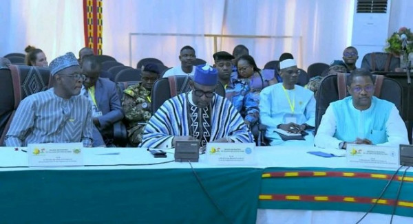 #Mali : Union africaine : Les États membres de l'AES exigent le respect de leur souveraineté